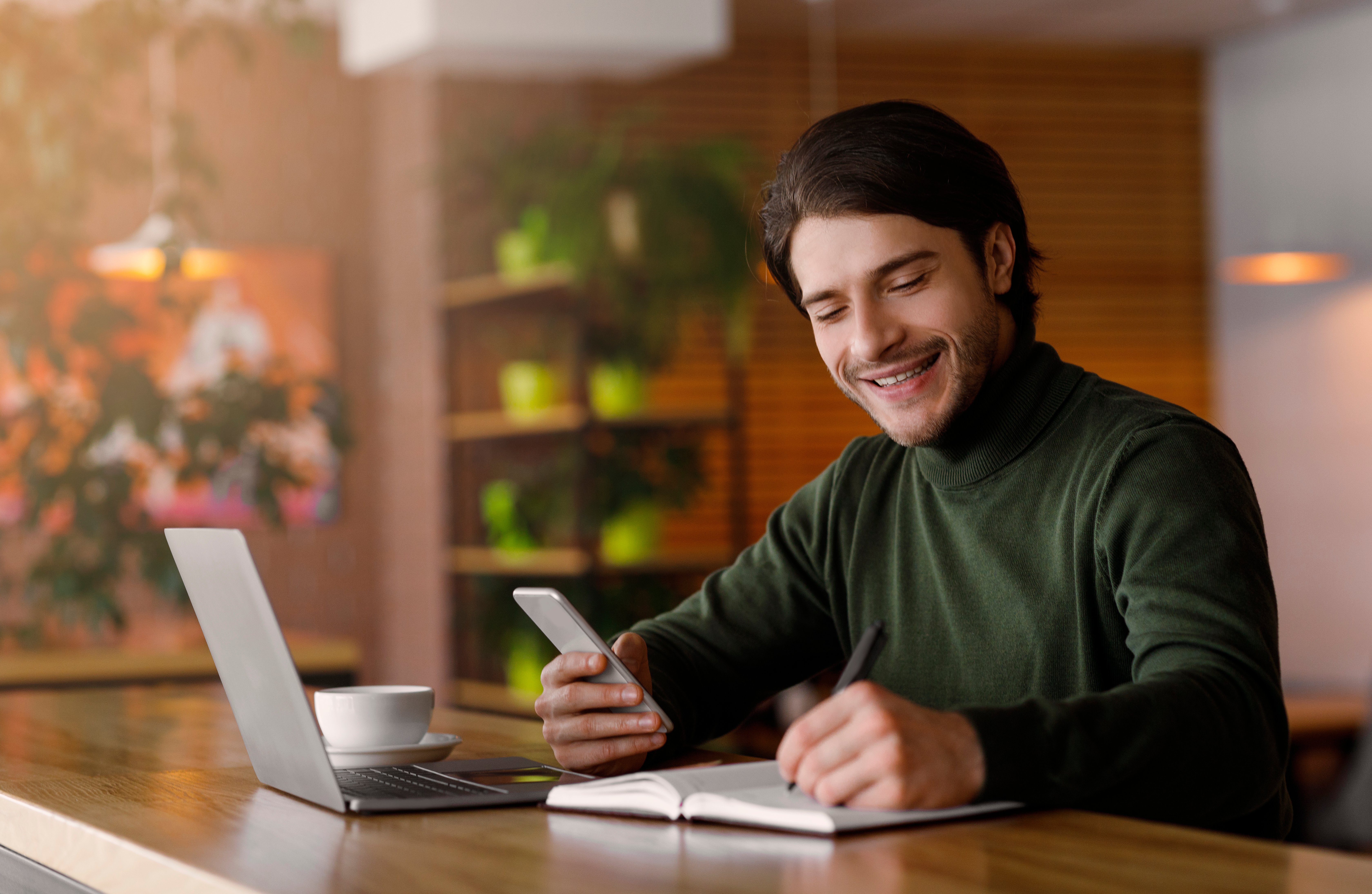 Portrayal of Capella student researching online colleges