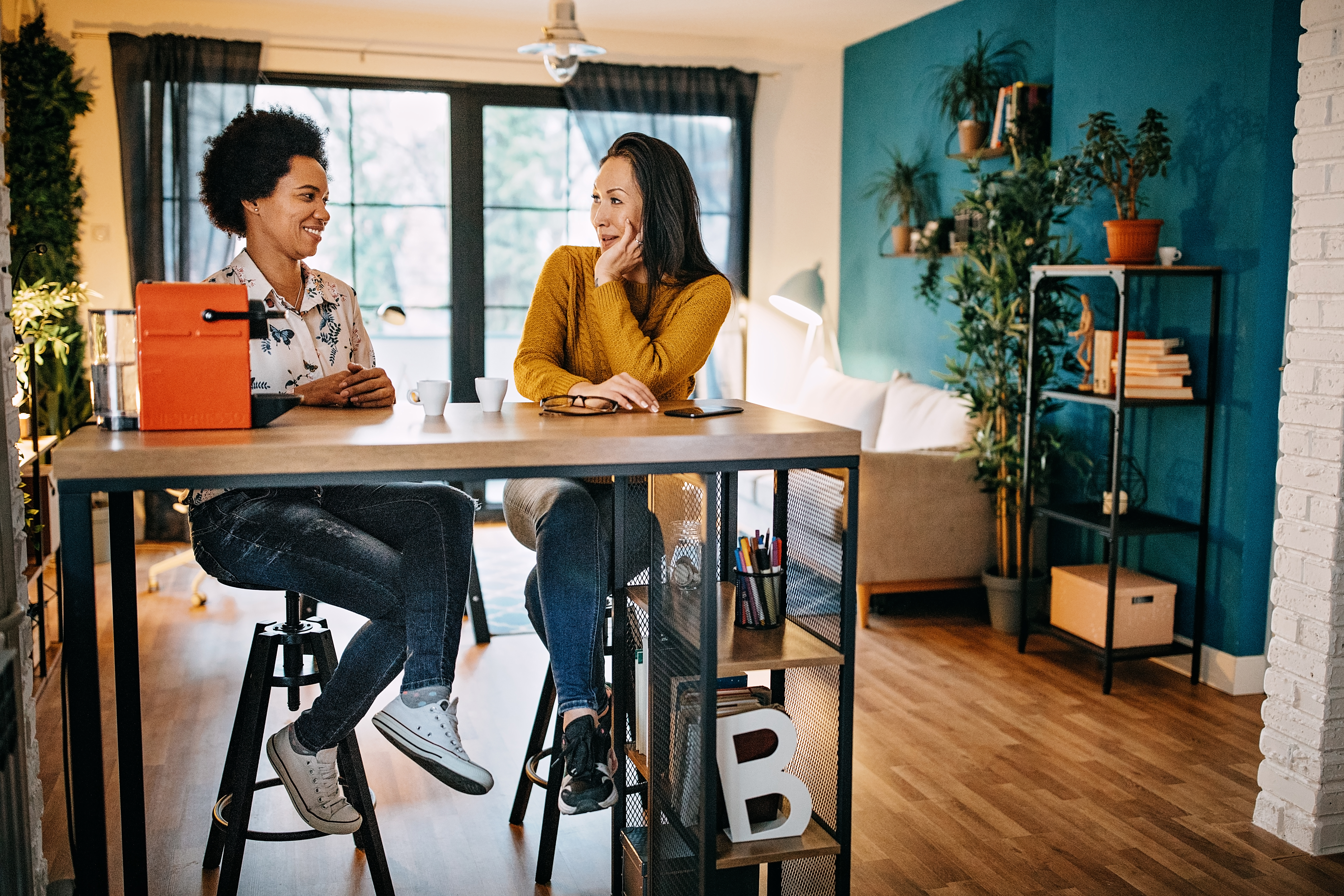 Portrayal of prospective Capella student chatting with a Capella student