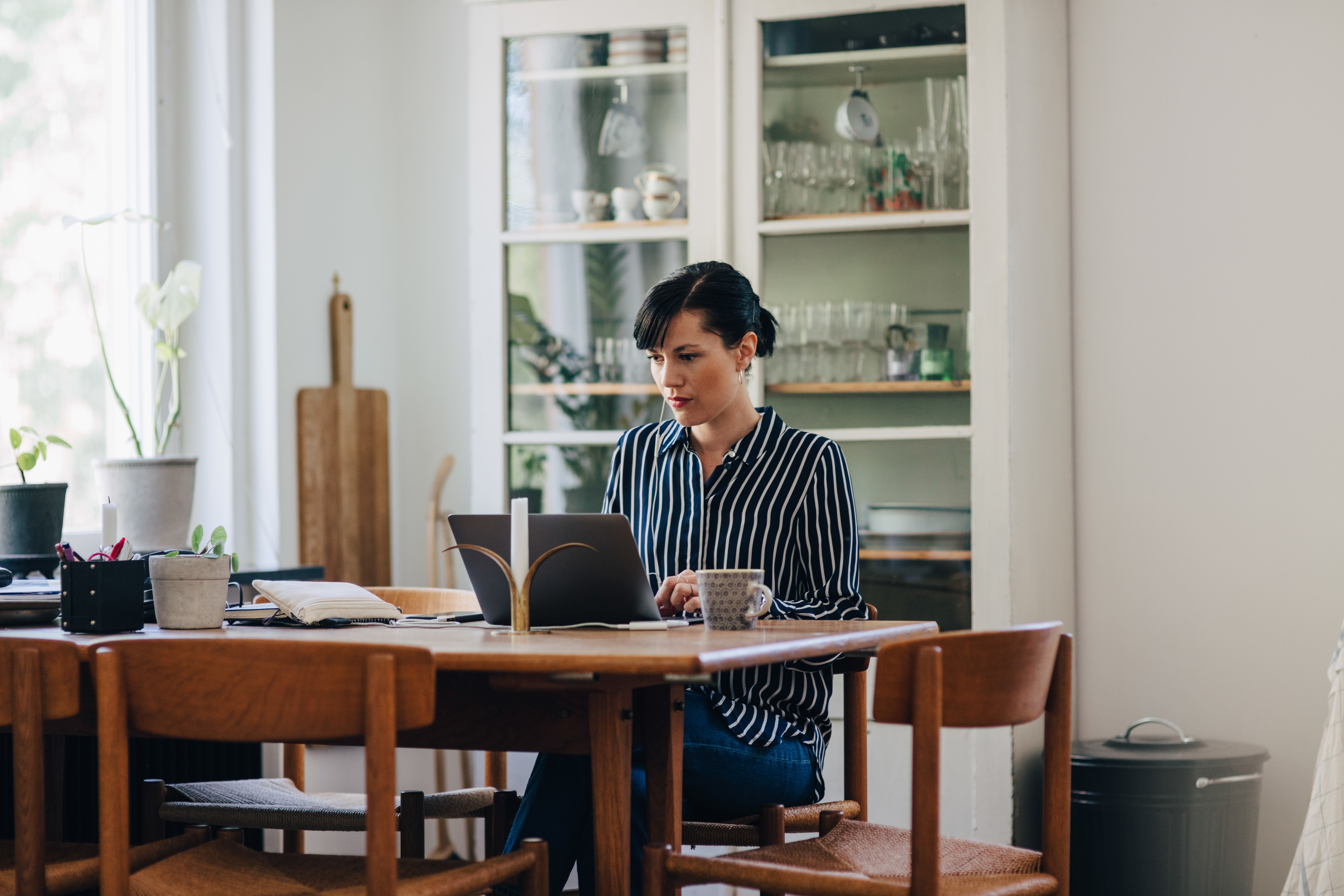 Portrayal of Capella MBA student selecting graduate-level electives